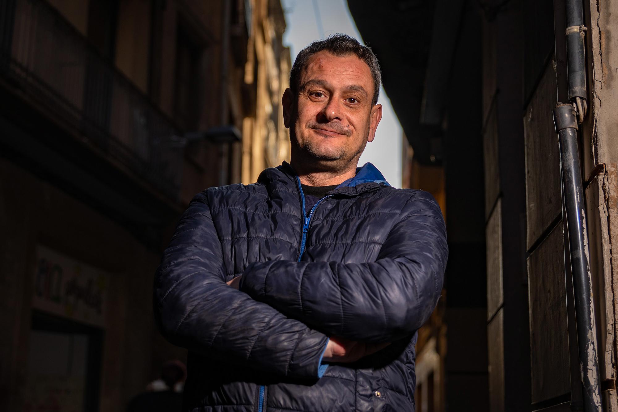 Juanma Luquer, vecino del bloque número 4 de Manresa
